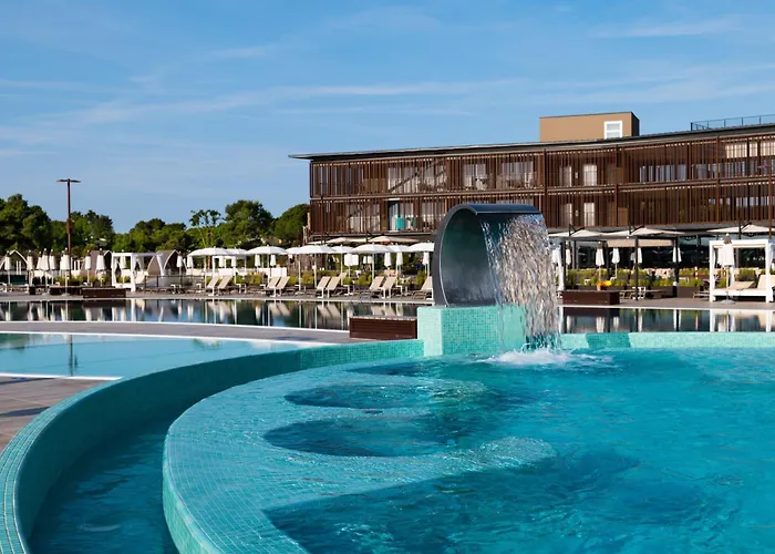 Hotel Lino Delle Fate Eco 4*